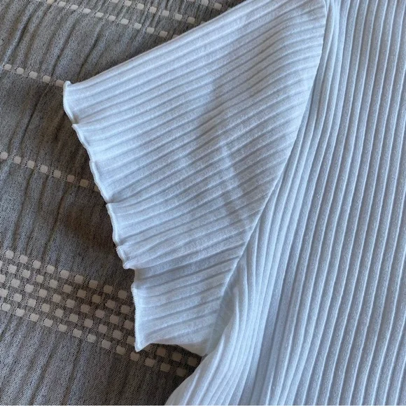 Old Navy Ribbed Button-Down Lettuce-Edge Top Calla Lilies White Small T shirt - Picture 5 of 11